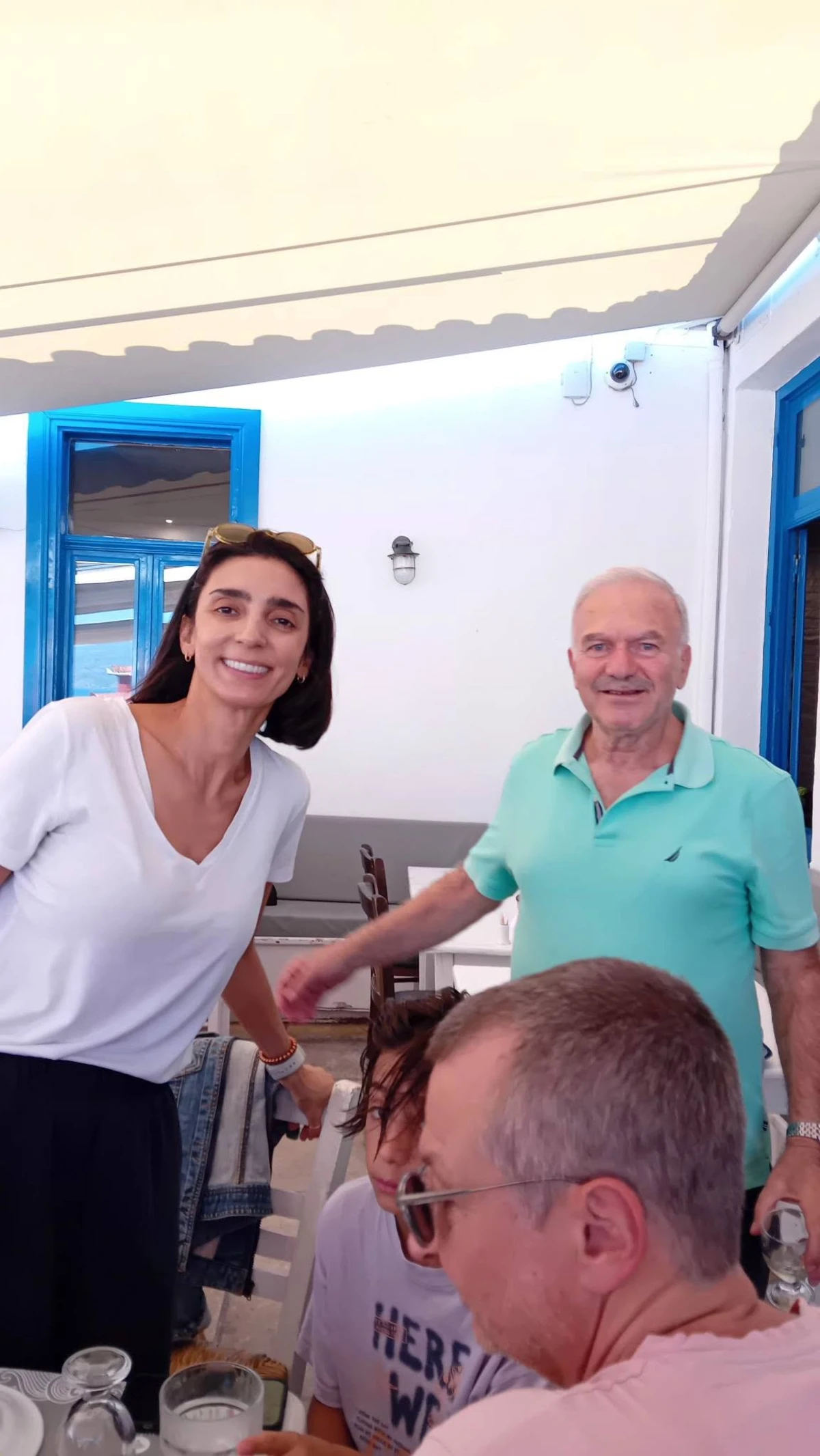 Στιγμιότυπο από το αφιέρωμα της ΟΚΛΕ στον Θανάση Ρεντζή στην Ύδρα